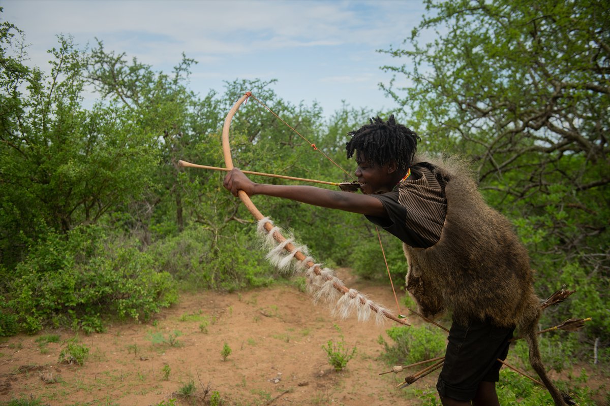 Tanzanyalı kabile ilkel yaşamdan vazgeçmiyor