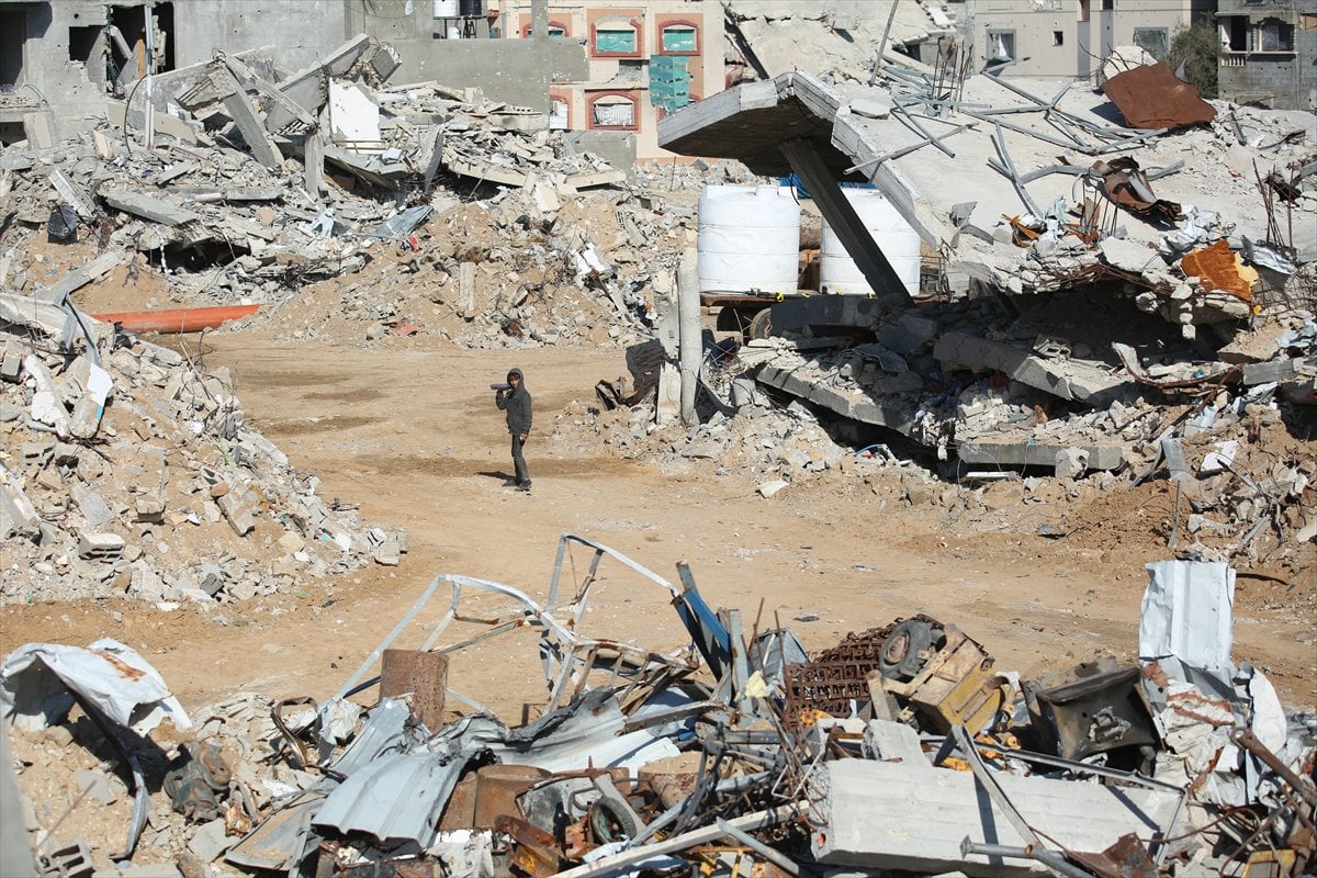 Ateşkesin ardından Gazze'nin Refah kentine dönen Filistinliler yıkımla karşılaştı