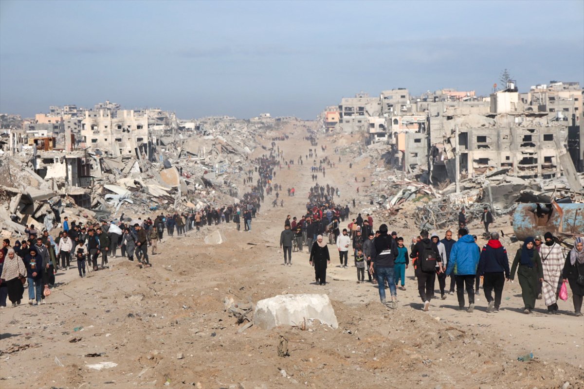 Ateşkesin ardından Gazze'nin Refah kentine dönen Filistinliler yıkımla karşılaştı