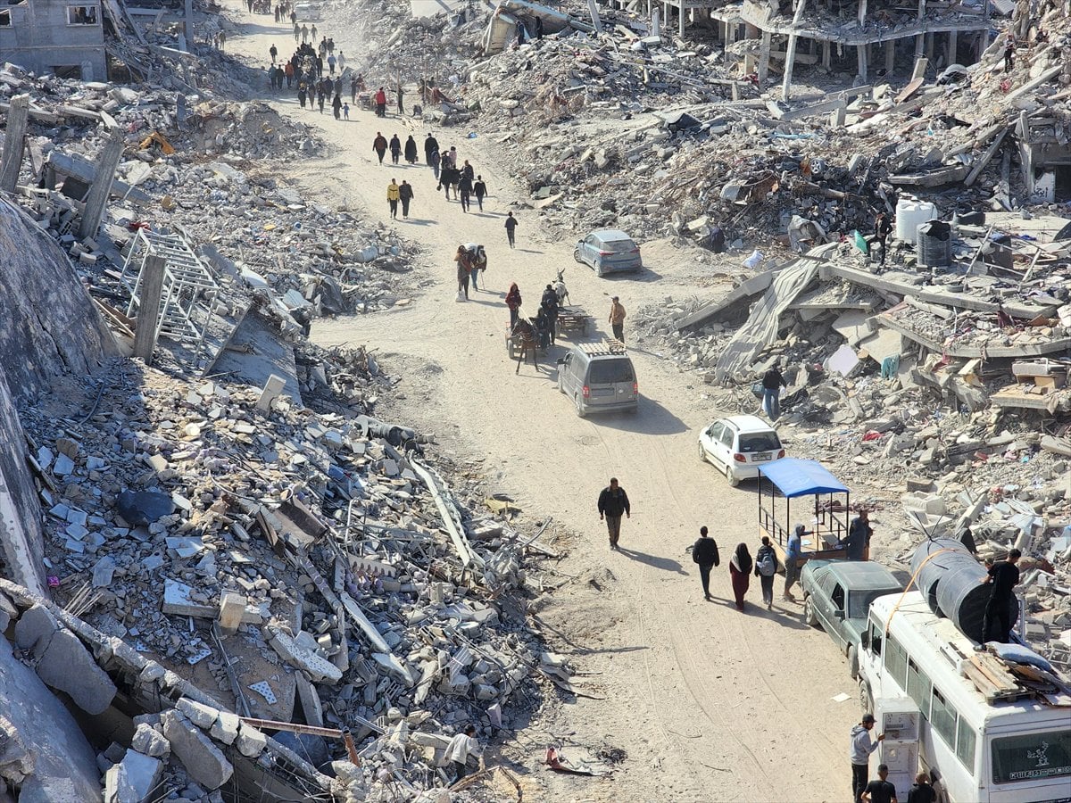 Ateşkesin ardından Gazze'nin Refah kentine dönen Filistinliler yıkımla karşılaştı