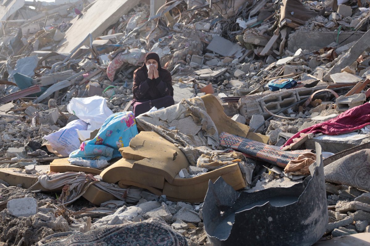 Ateşkesin ardından Gazze'nin Refah kentine dönen Filistinliler yıkımla karşılaştı