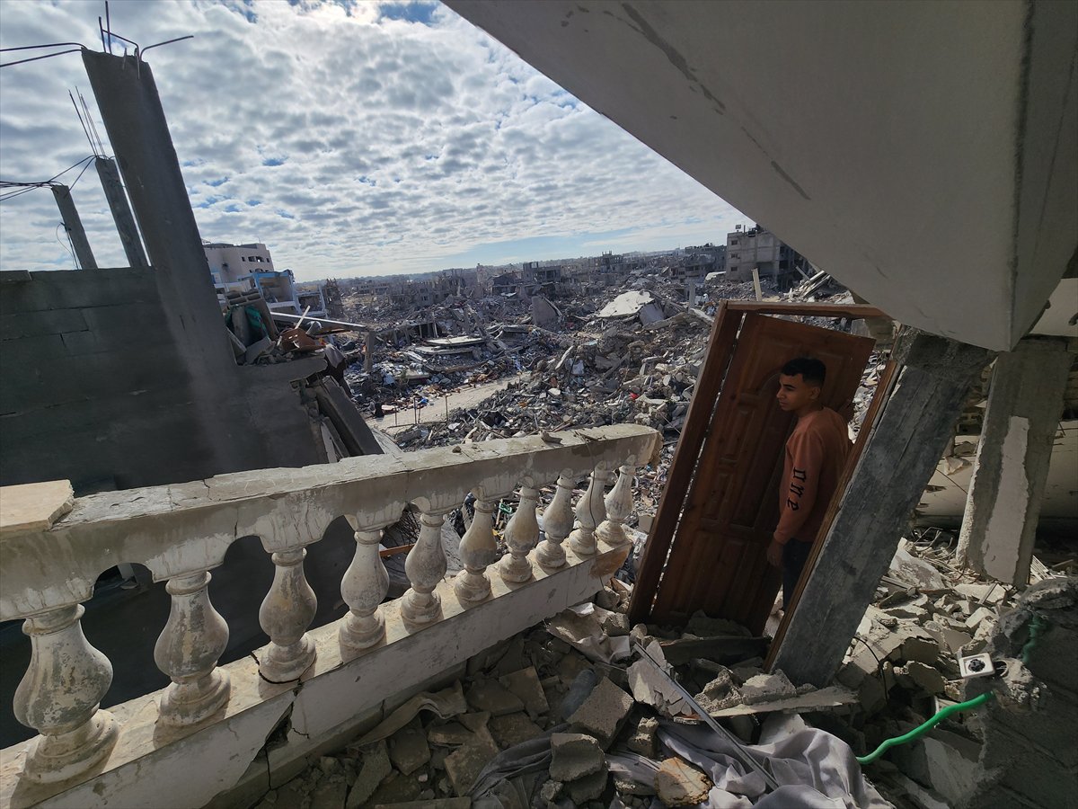 Ateşkesin ardından Gazze'nin Refah kentine dönen Filistinliler yıkımla karşılaştı