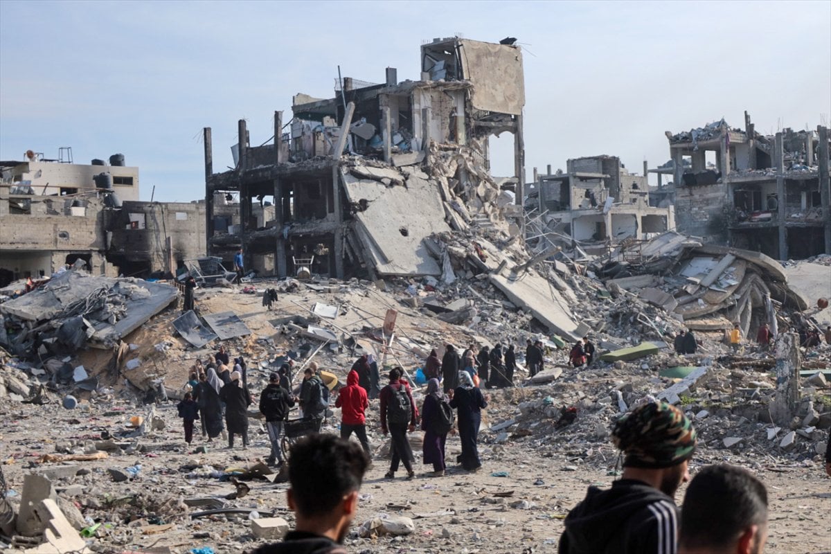 Ateşkesin ardından Gazze'nin Refah kentine dönen Filistinliler yıkımla karşılaştı