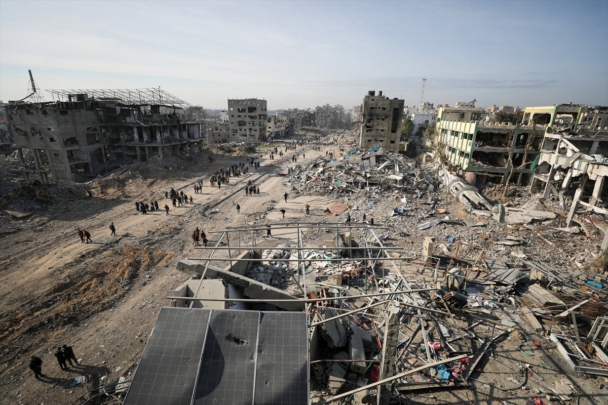 Ateşkesin ardından Gazze'nin Refah kentine dönen Filistinliler yıkımla karşılaştı