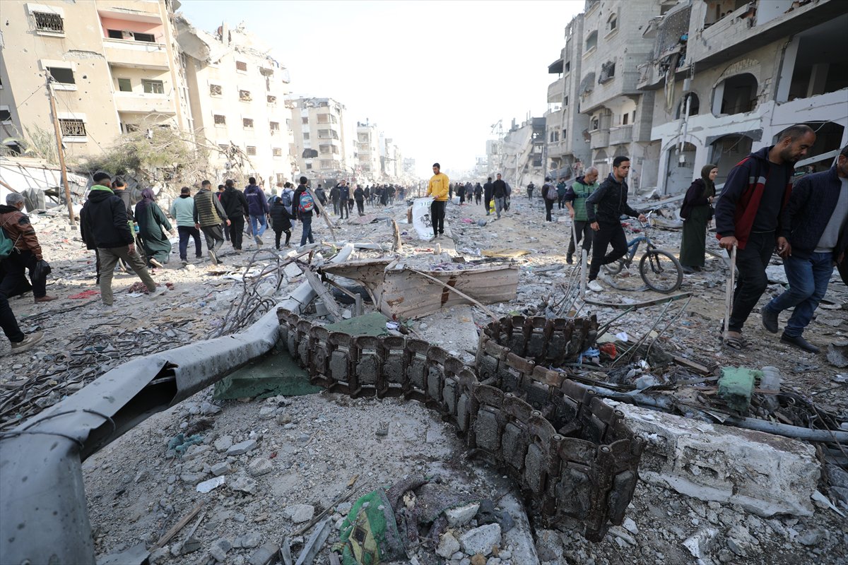 Ateşkesin ardından Gazze'nin Refah kentine dönen Filistinliler yıkımla karşılaştı