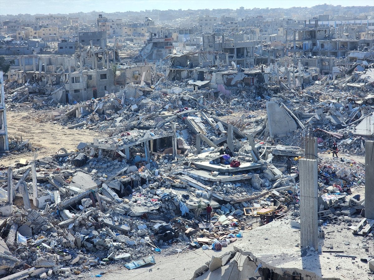 Ateşkesin ardından Gazze'nin Refah kentine dönen Filistinliler yıkımla karşılaştı