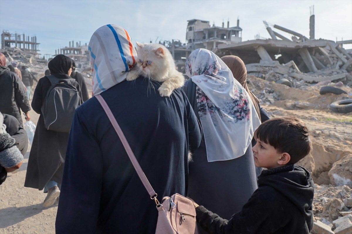 Ateşkesin ardından Gazze'nin Refah kentine dönen Filistinliler yıkımla karşılaştı