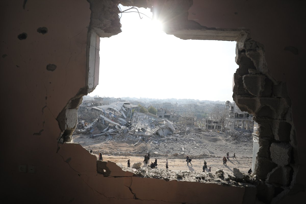 Ateşkesin ardından Gazze'nin Refah kentine dönen Filistinliler yıkımla karşılaştı