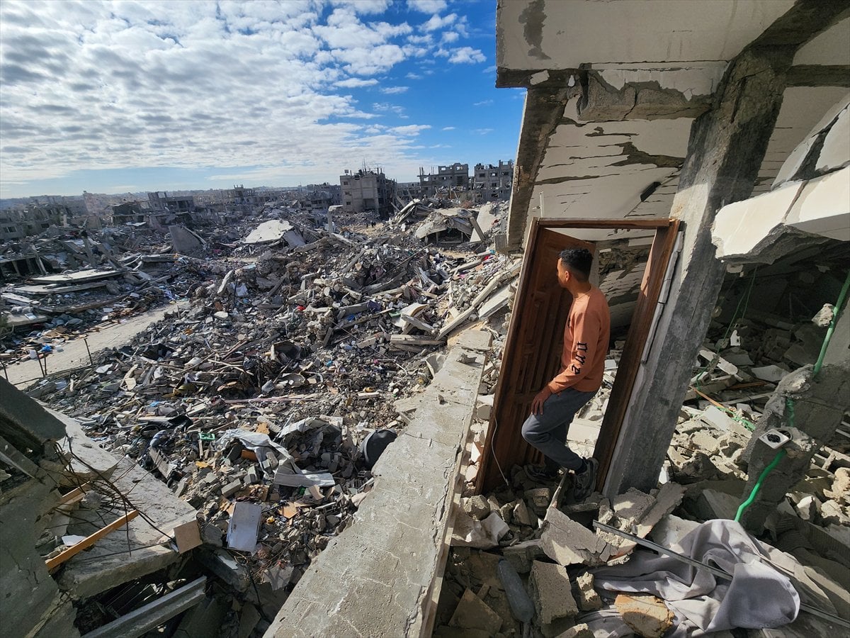 Ateşkesin ardından Gazze'nin Refah kentine dönen Filistinliler yıkımla karşılaştı