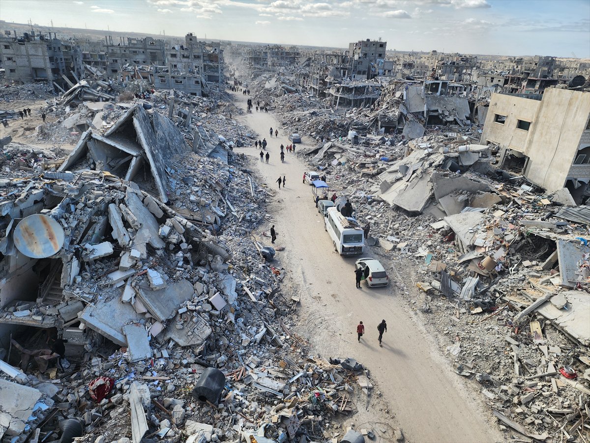 Ateşkesin ardından Gazze'nin Refah kentine dönen Filistinliler yıkımla karşılaştı