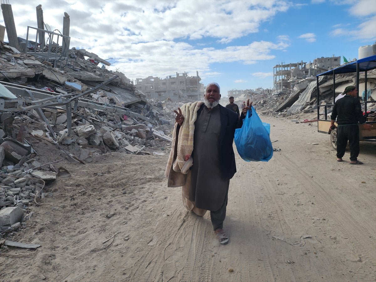 Ateşkesin ardından Gazze'nin Refah kentine dönen Filistinliler yıkımla karşılaştı