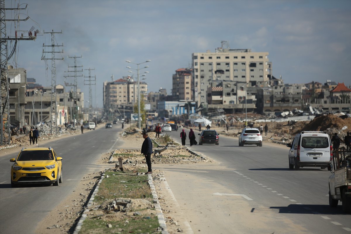 Ateşkesin ardından Gazze'nin Refah kentine dönen Filistinliler yıkımla karşılaştı