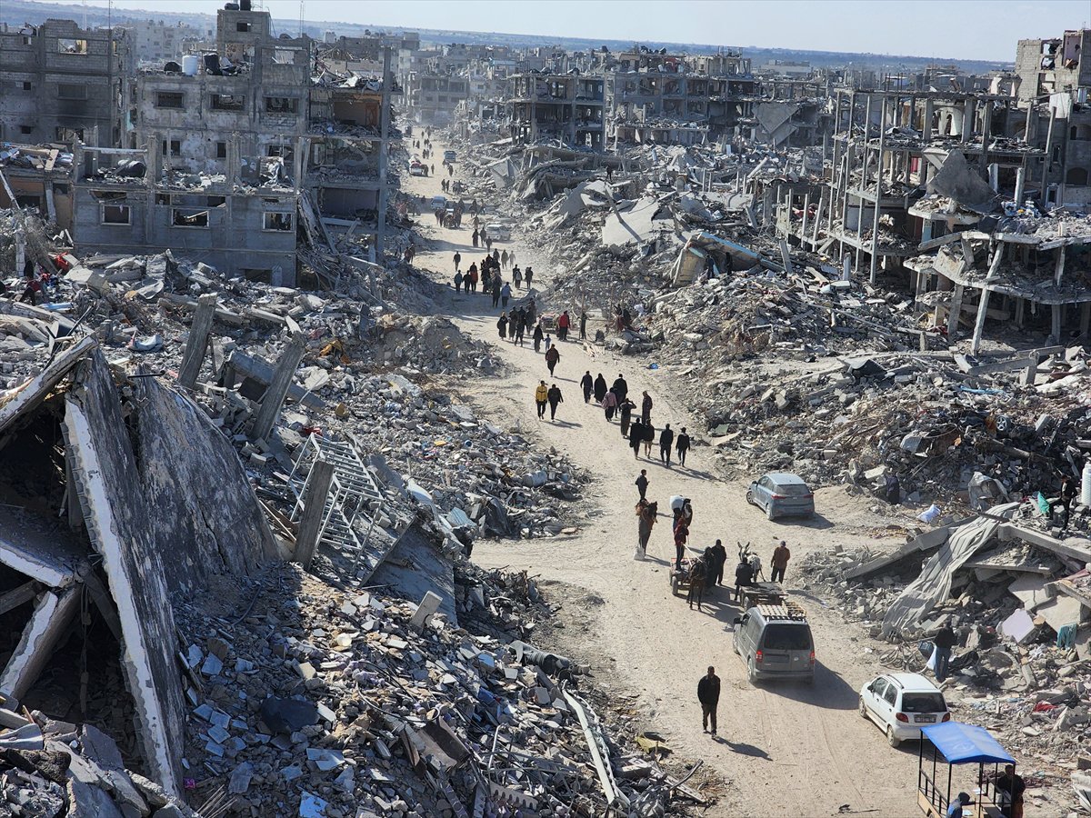 Ateşkesin ardından Gazze'nin Refah kentine dönen Filistinliler yıkımla karşılaştı