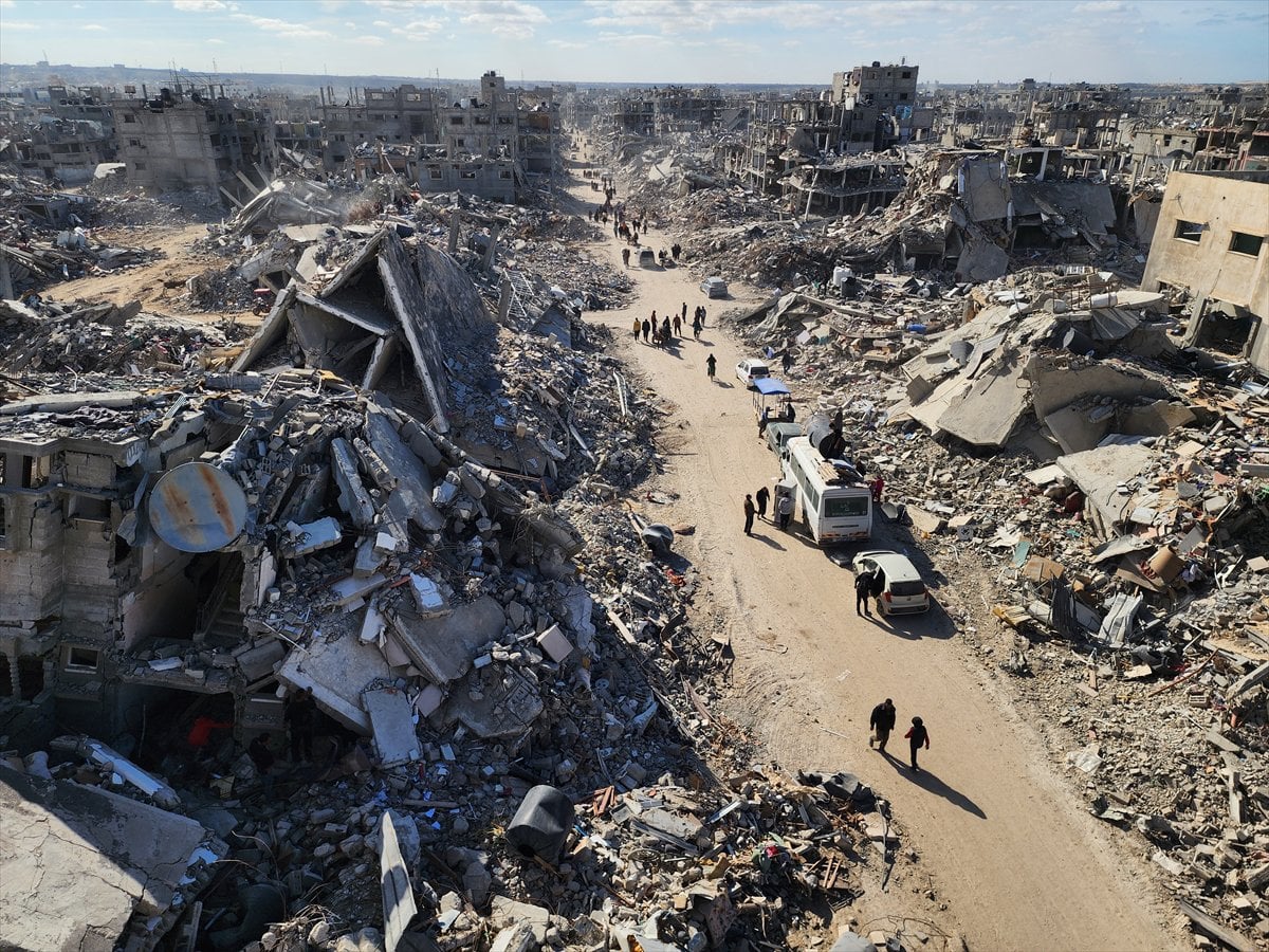 Ateşkesin ardından Gazze'nin Refah kentine dönen Filistinliler yıkımla karşılaştı