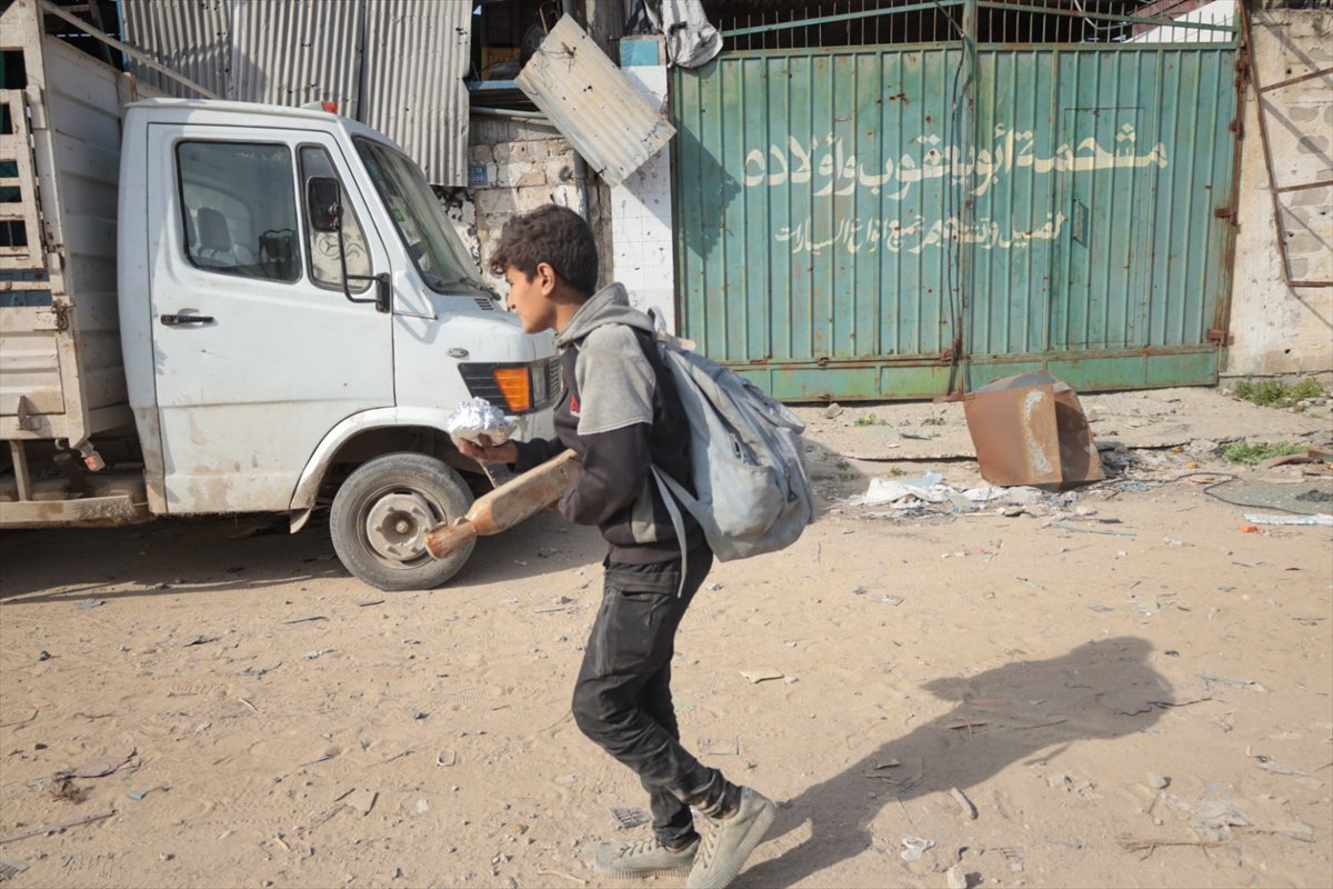 Ateşkesin ardından Gazze'nin Refah kentine dönen Filistinliler yıkımla karşılaştı