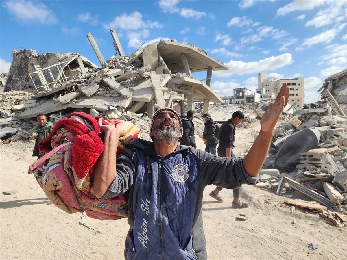 Ateşkesin ardından Gazze'nin Refah kentine dönen Filistinliler yıkımla karşılaştı