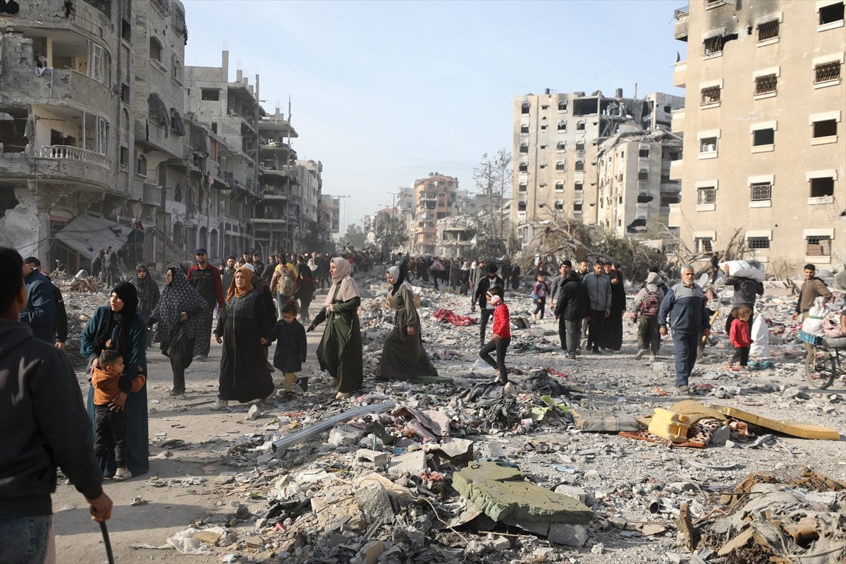 Ateşkesin ardından Gazze'nin Refah kentine dönen Filistinliler yıkımla karşılaştı