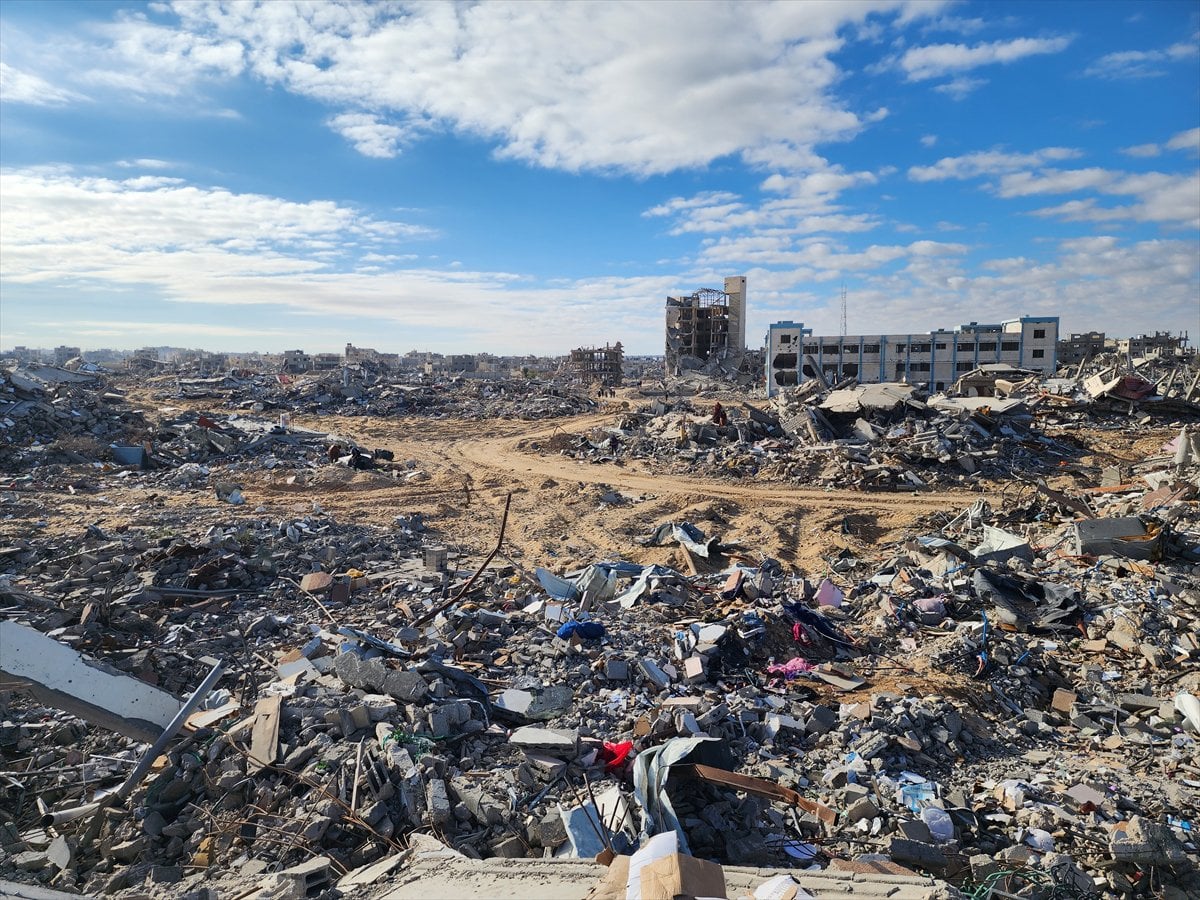 Ateşkesin ardından Gazze'nin Refah kentine dönen Filistinliler yıkımla karşılaştı