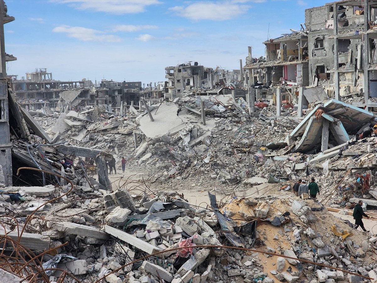 Ateşkesin ardından Gazze'nin Refah kentine dönen Filistinliler yıkımla karşılaştı