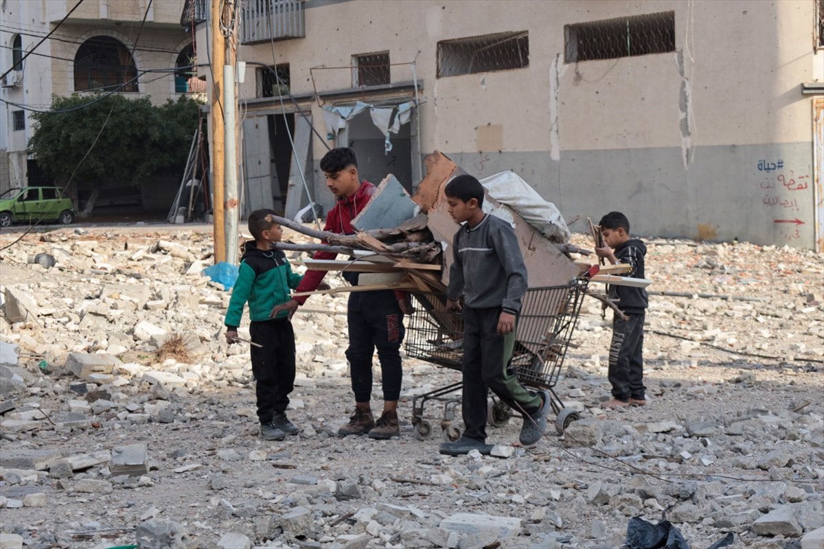 Ateşkesin ardından Gazze'nin Refah kentine dönen Filistinliler yıkımla karşılaştı
