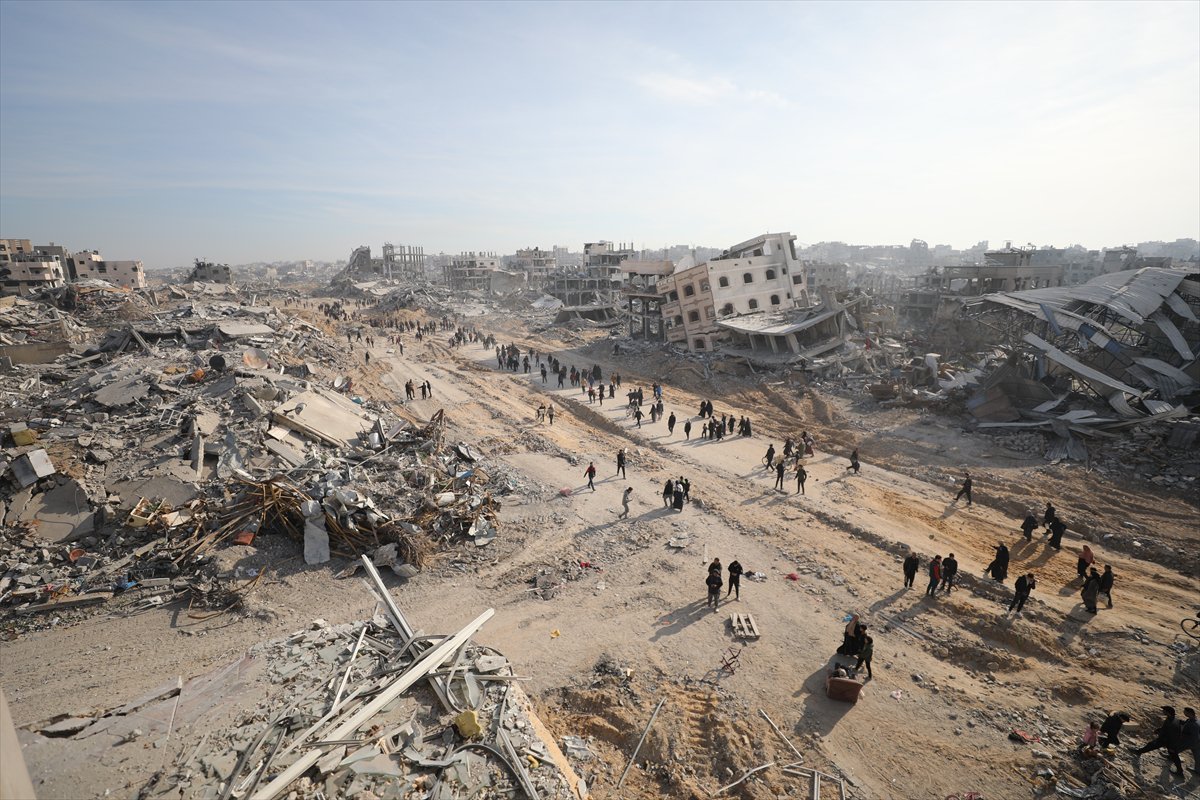 Ateşkesin ardından Gazze'nin Refah kentine dönen Filistinliler yıkımla karşılaştı