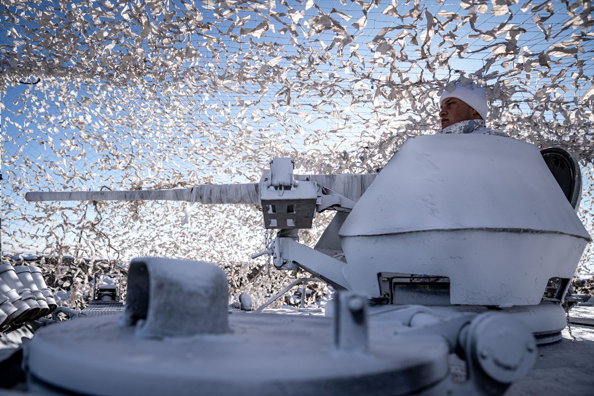 Türk Silahlı Kuvvetlerinin Kars'taki "Kış-2025 Tatbikatı" sürüyor