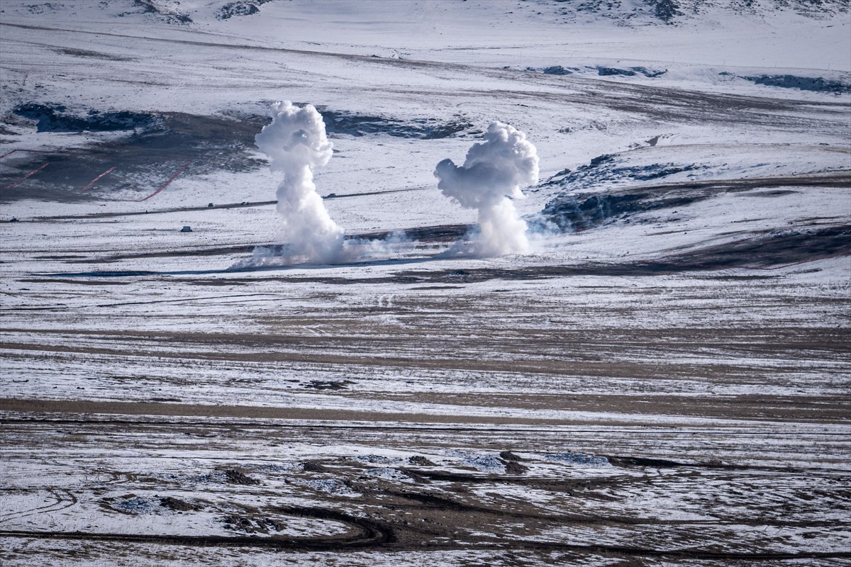 Türk Silahlı Kuvvetlerinin Kars'taki "Kış-2025 Tatbikatı" sürüyor