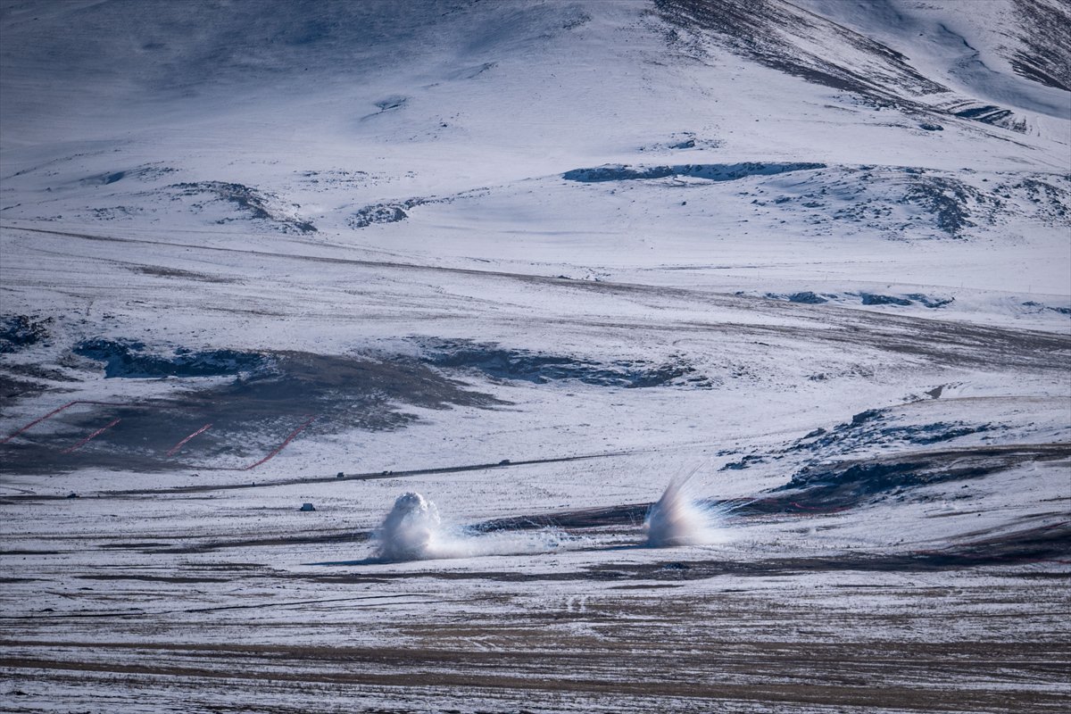 Türk Silahlı Kuvvetlerinin Kars'taki "Kış-2025 Tatbikatı" sürüyor