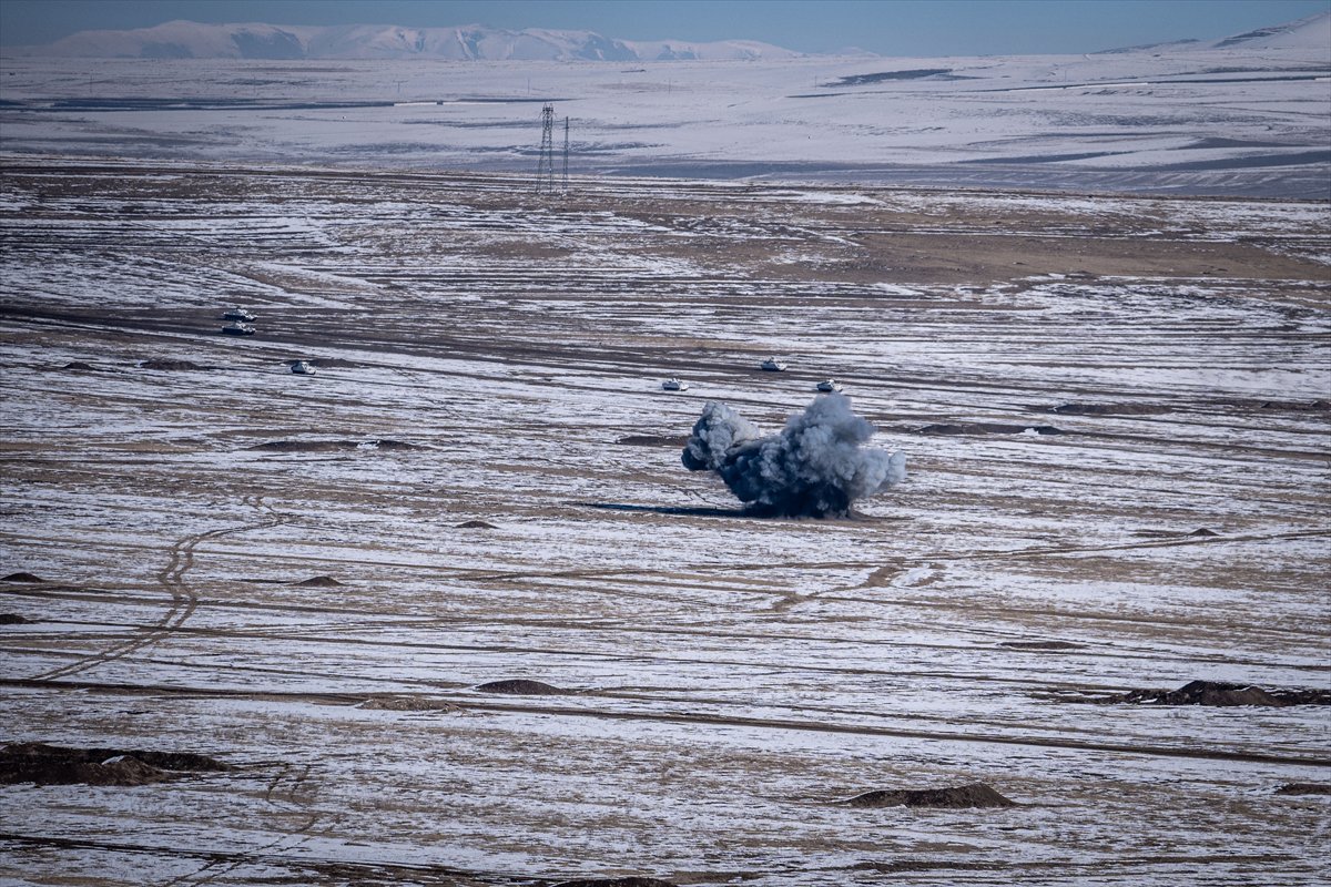 Türk Silahlı Kuvvetlerinin Kars'taki "Kış-2025 Tatbikatı" sürüyor