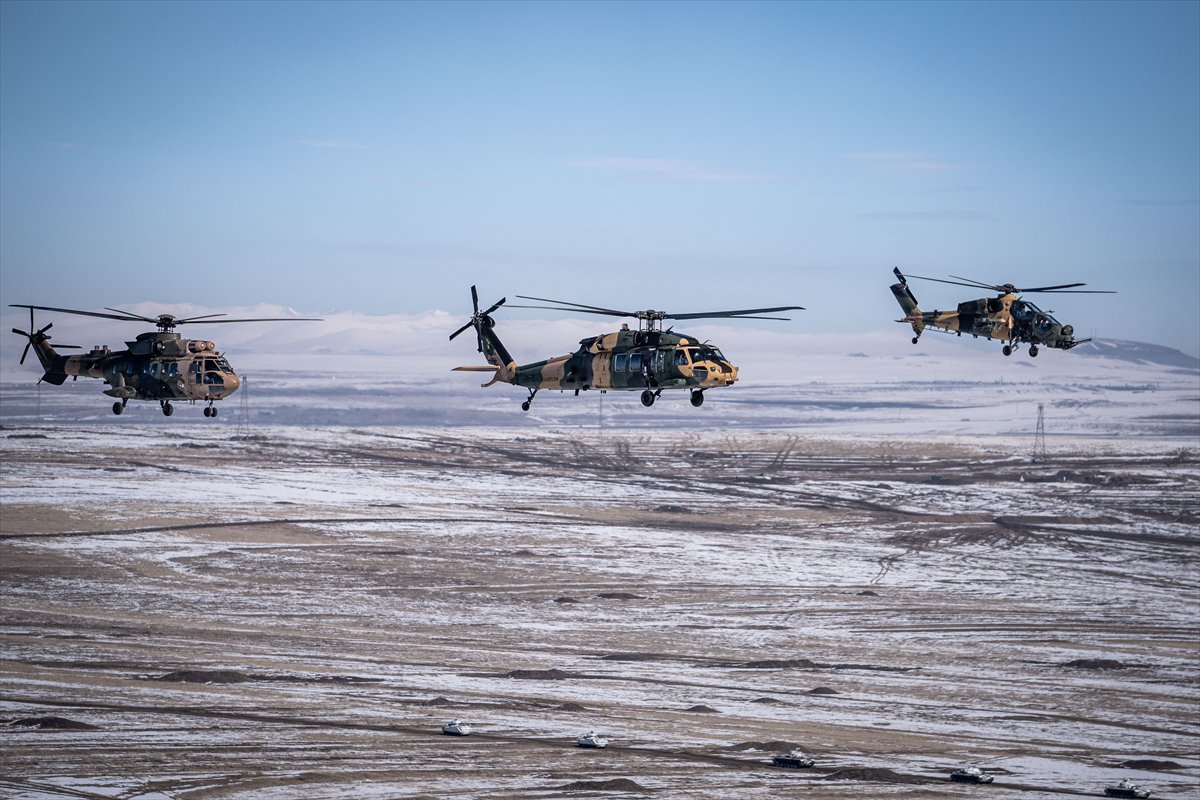 Türk Silahlı Kuvvetlerinin Kars'taki "Kış-2025 Tatbikatı" sürüyor