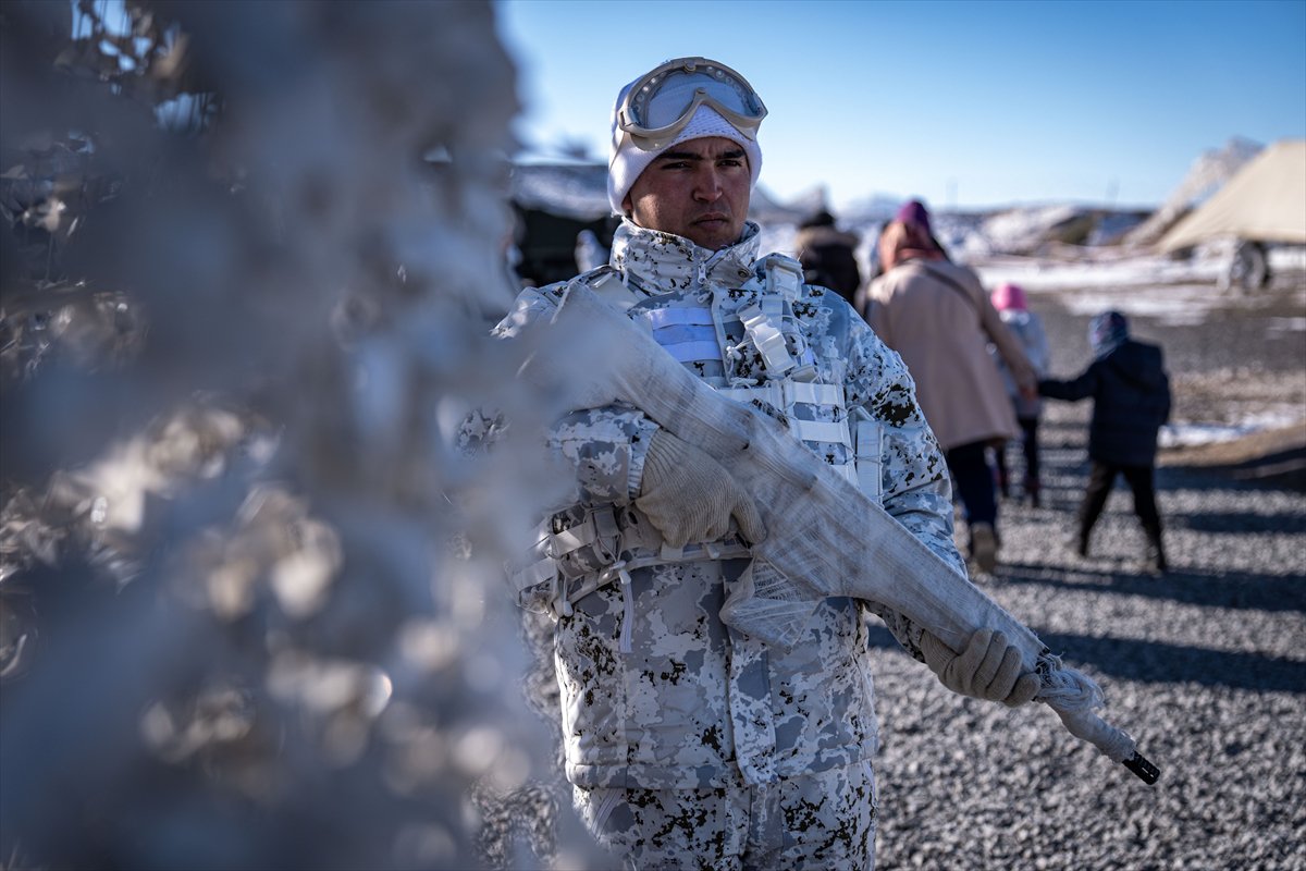 Türk Silahlı Kuvvetlerinin Kars'taki "Kış-2025 Tatbikatı" sürüyor