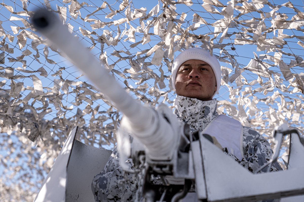 Türk Silahlı Kuvvetlerinin Kars'taki "Kış-2025 Tatbikatı" sürüyor