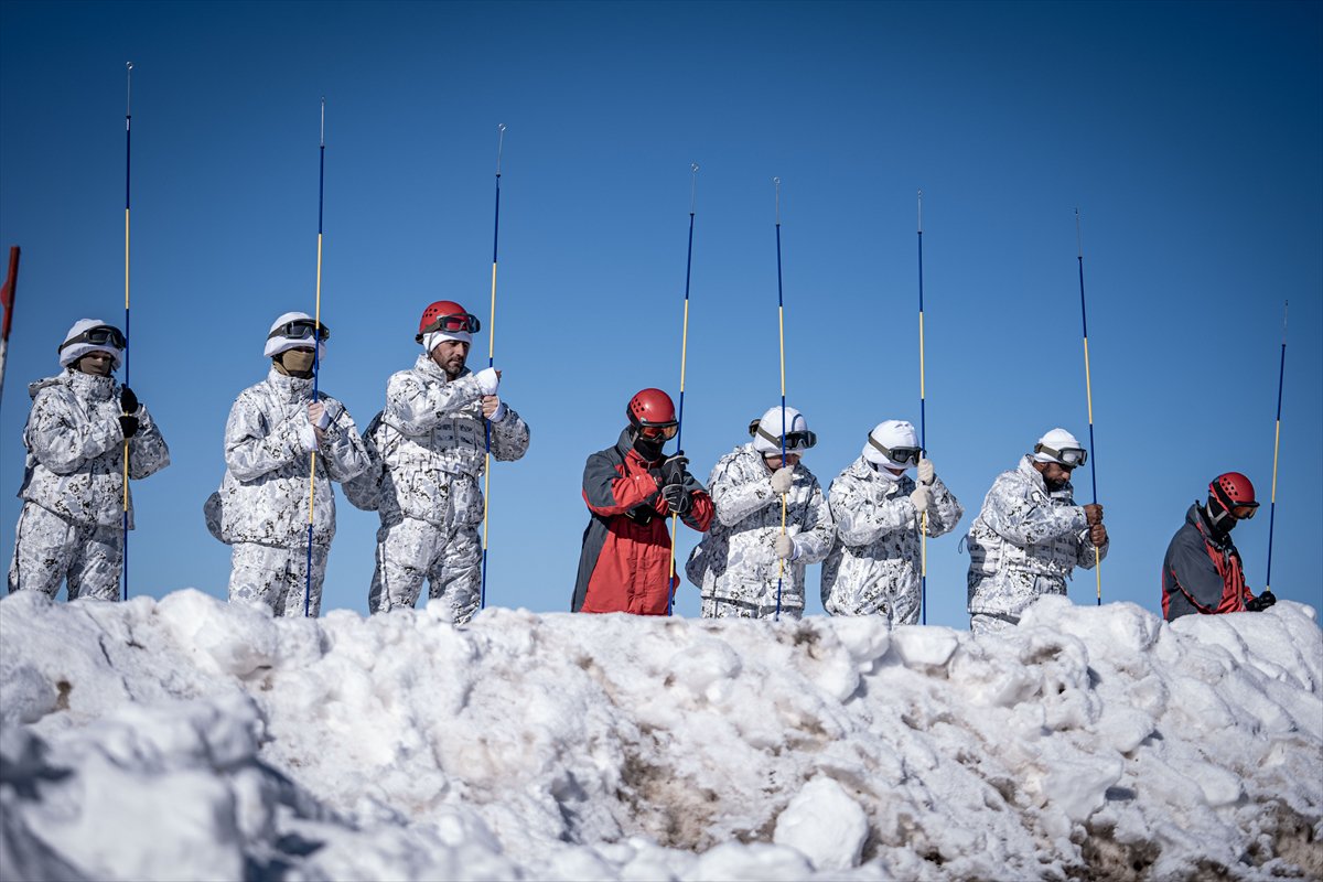 Türk Silahlı Kuvvetlerinin Kars'taki "Kış-2025 Tatbikatı" sürüyor