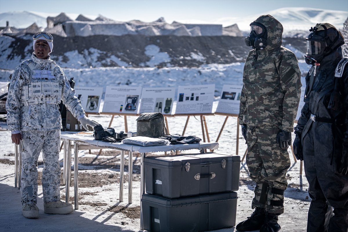 Türk Silahlı Kuvvetlerinin Kars'taki "Kış-2025 Tatbikatı" sürüyor