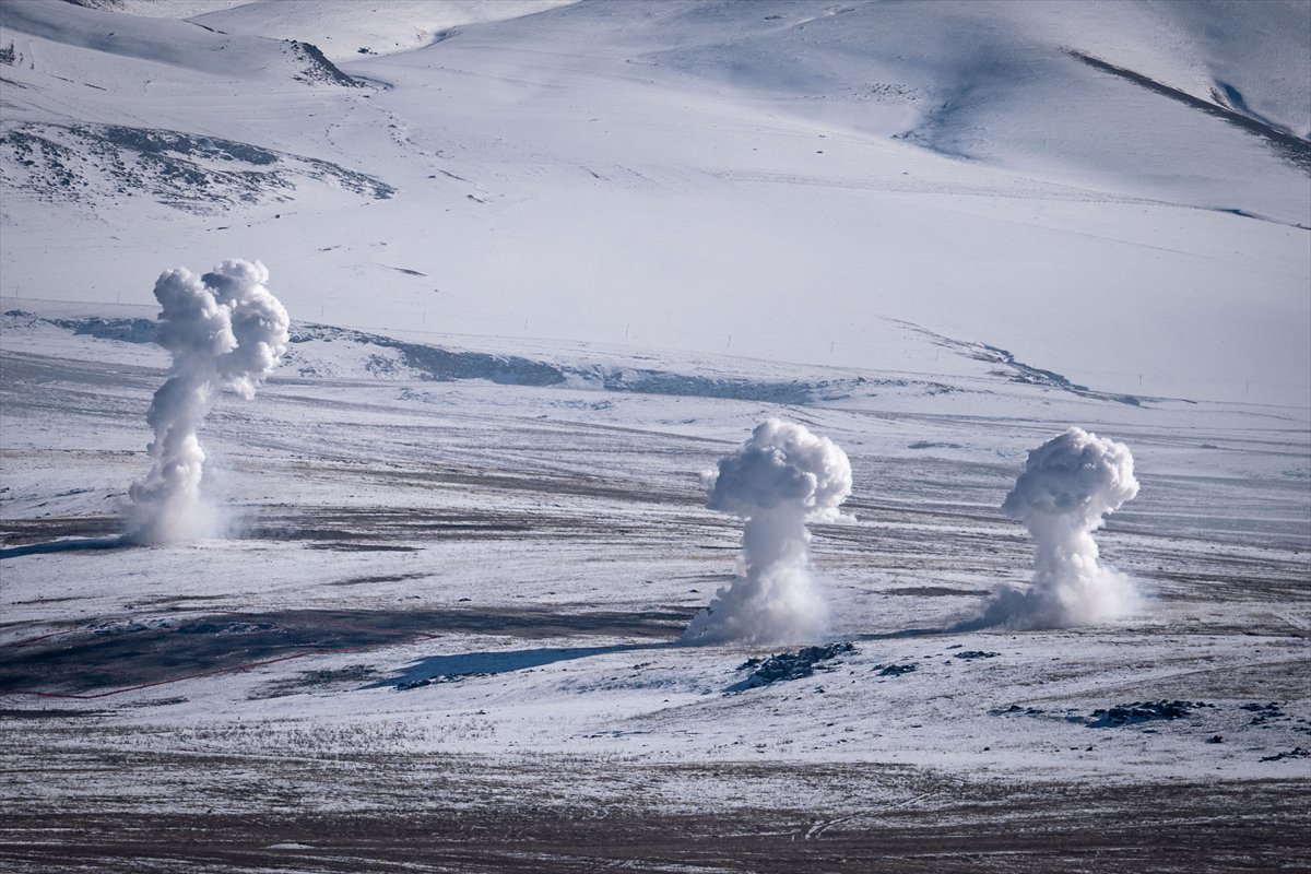 Türk Silahlı Kuvvetlerinin Kars'taki "Kış-2025 Tatbikatı" sürüyor