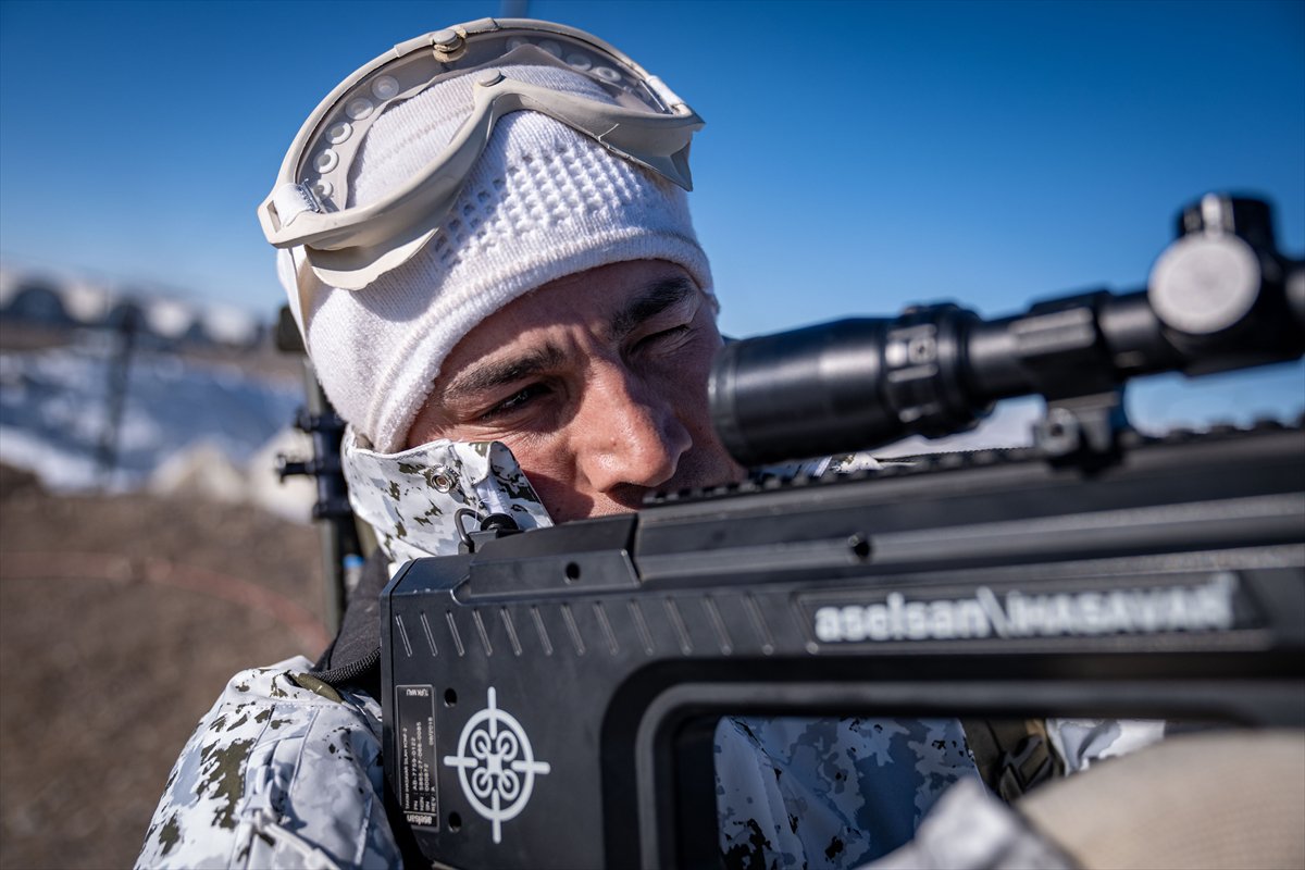 Türk Silahlı Kuvvetlerinin Kars'taki "Kış-2025 Tatbikatı" sürüyor