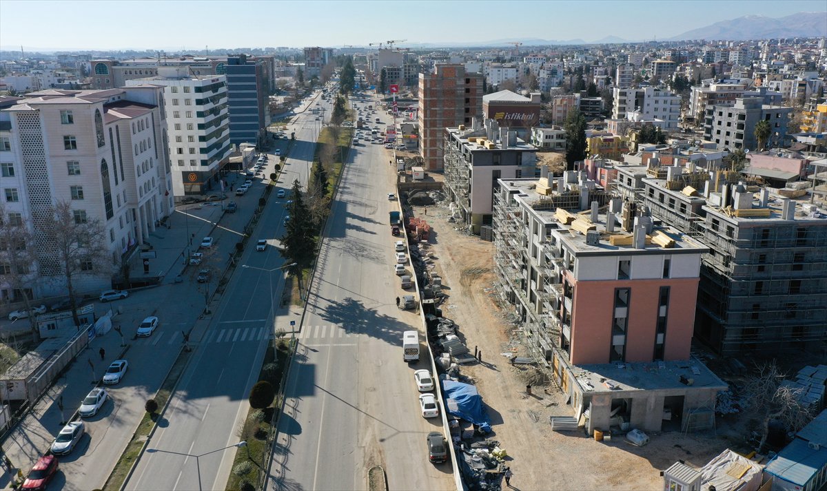 Depremlerin yıkıma neden olduğu il merkezleri görüntülendi - Resim 17