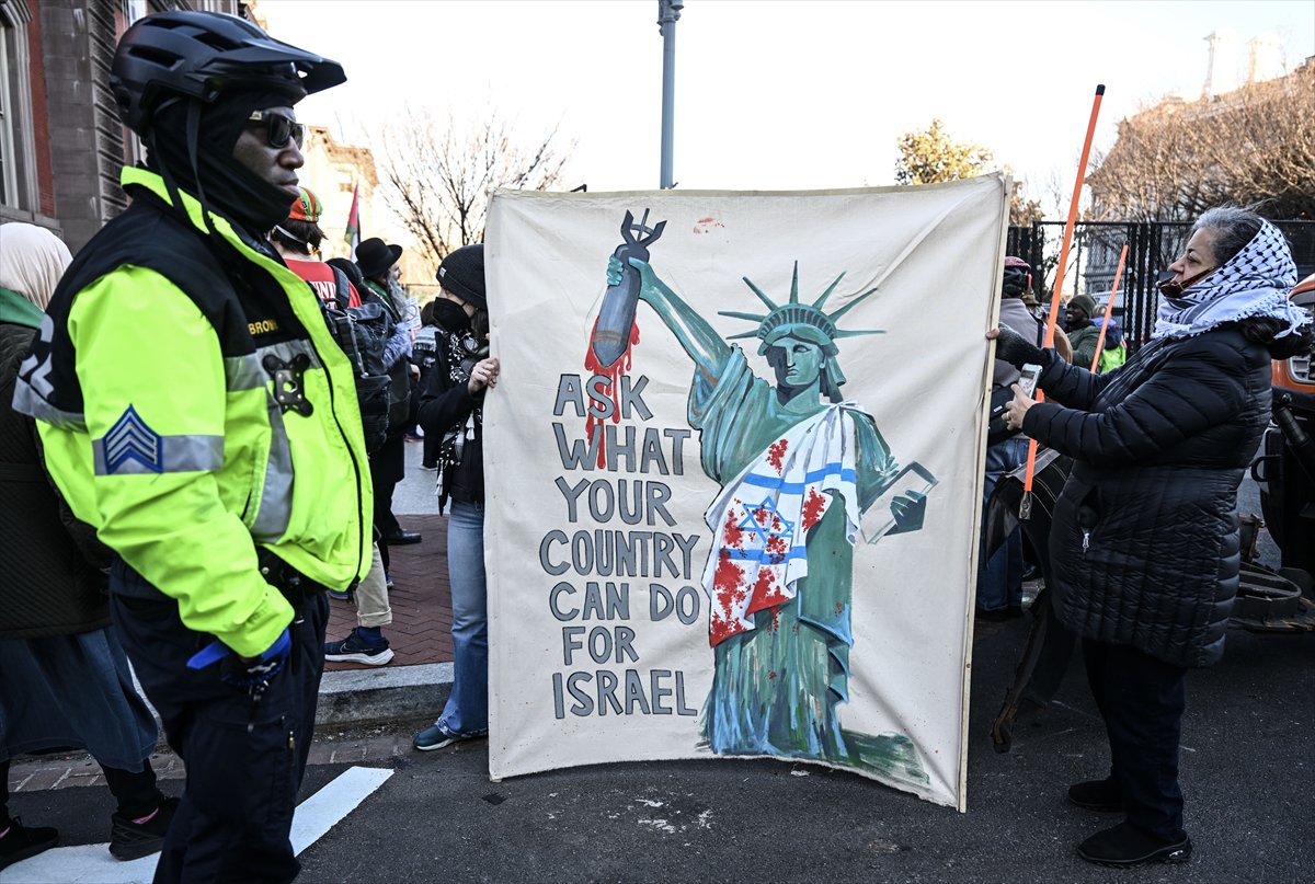 Donald Trump ve Binyamin Netanyahu, Beyaz Saray önünde protesto edildi