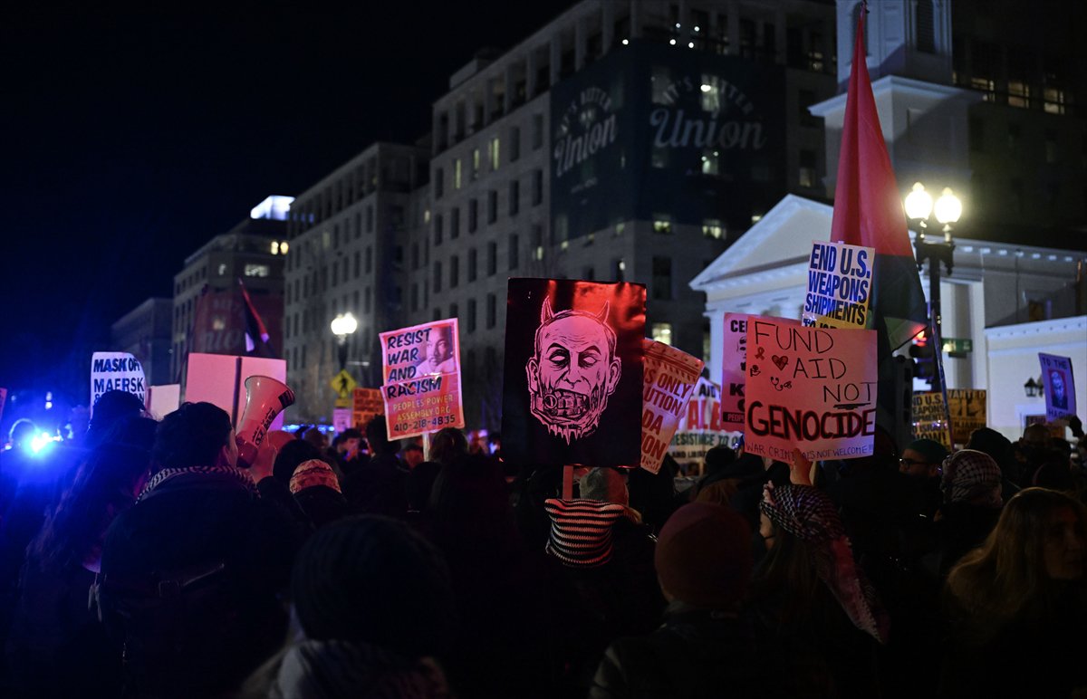 Donald Trump ve Binyamin Netanyahu, Beyaz Saray önünde protesto edildi