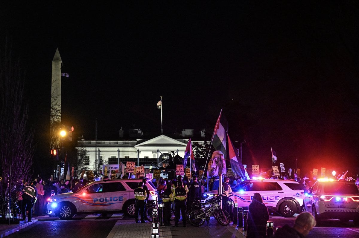 Donald Trump ve Binyamin Netanyahu, Beyaz Saray önünde protesto edildi