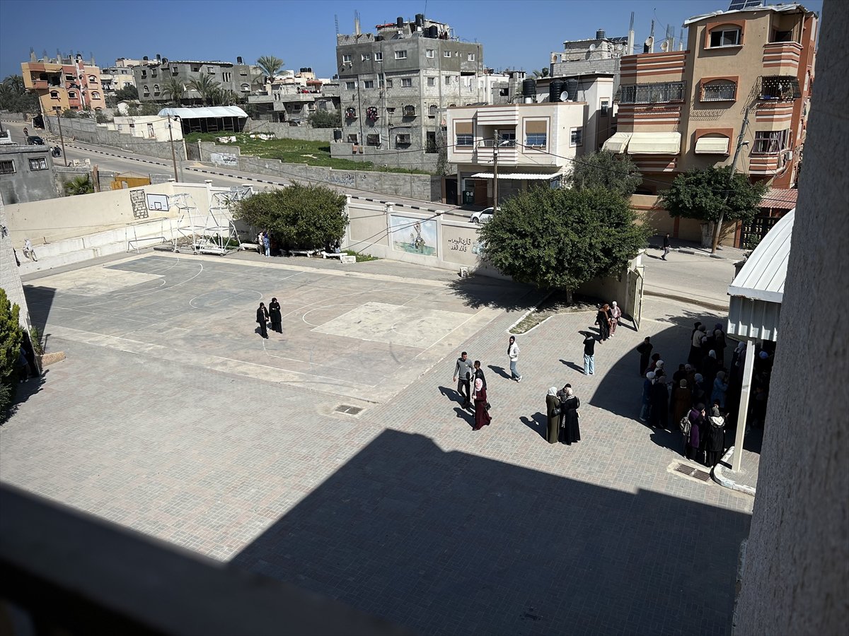 Gazze'de yaklaşık bir buçuk yıl ardan sonra eğitime dönüş