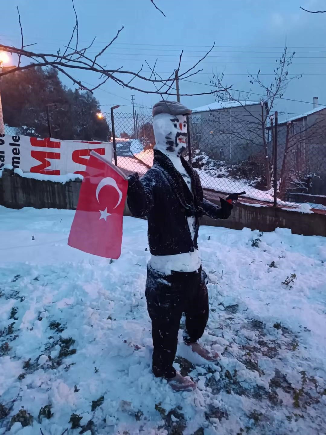 Kocaeli'de kar sonrası sokaklar, açık hava müzesine döndü