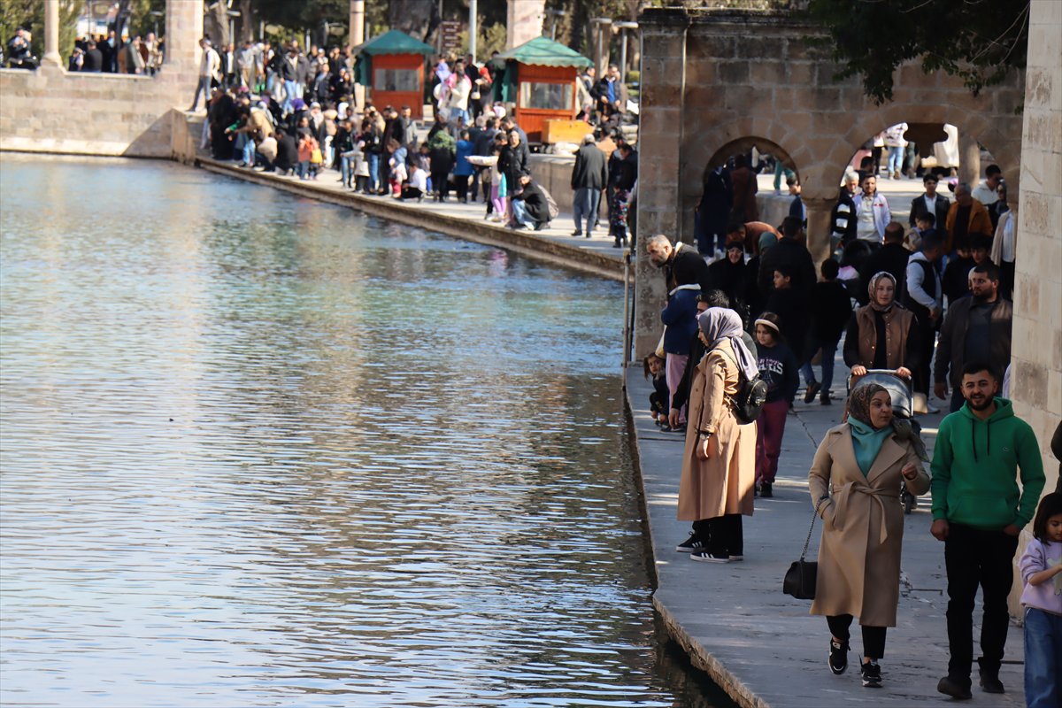 Şanlıurfa Balıklıgöl'de Ramazan