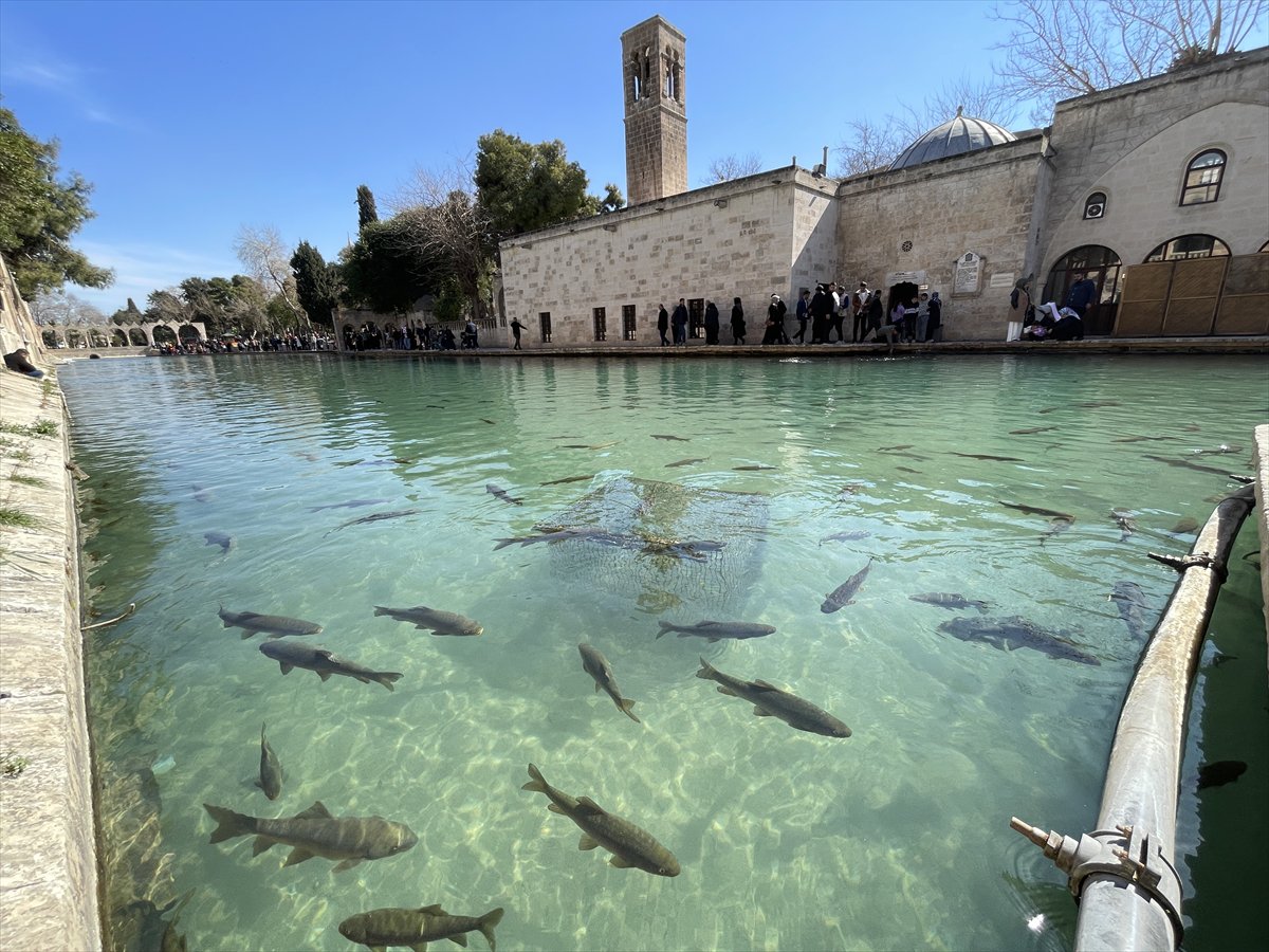Şanlıurfa Balıklıgöl'de Ramazan