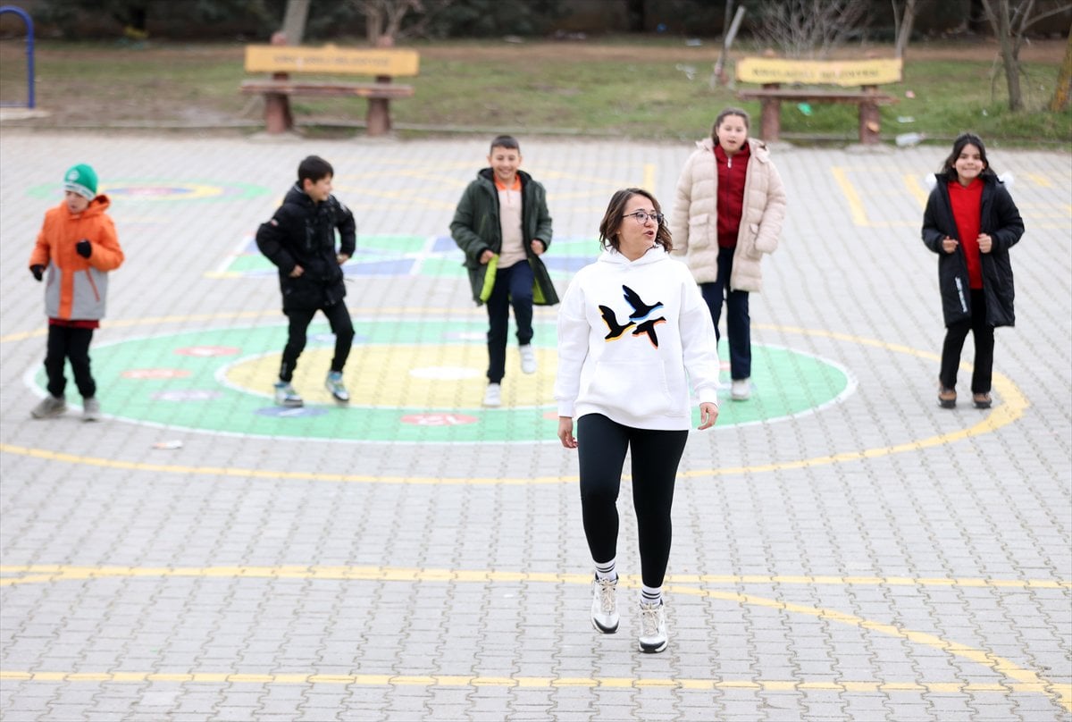 Kırklareli'nde öğrenciler, obeziteye karşı spor yapıyor