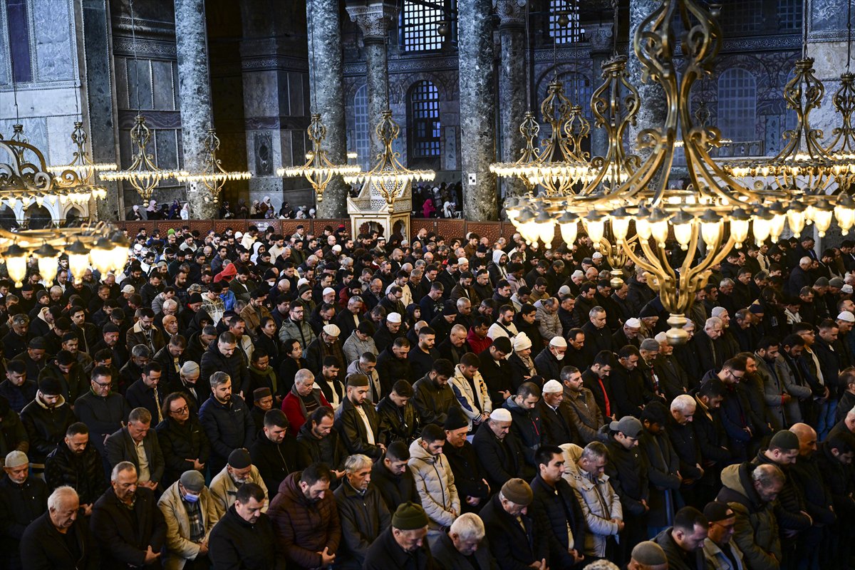 Ayasofya'da Ramazan'ın ilk cuma namazı