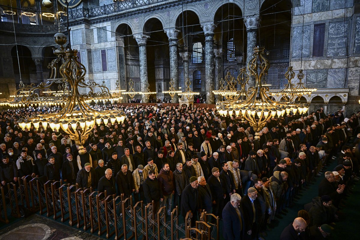 Ayasofya'da Ramazan'ın ilk cuma namazı