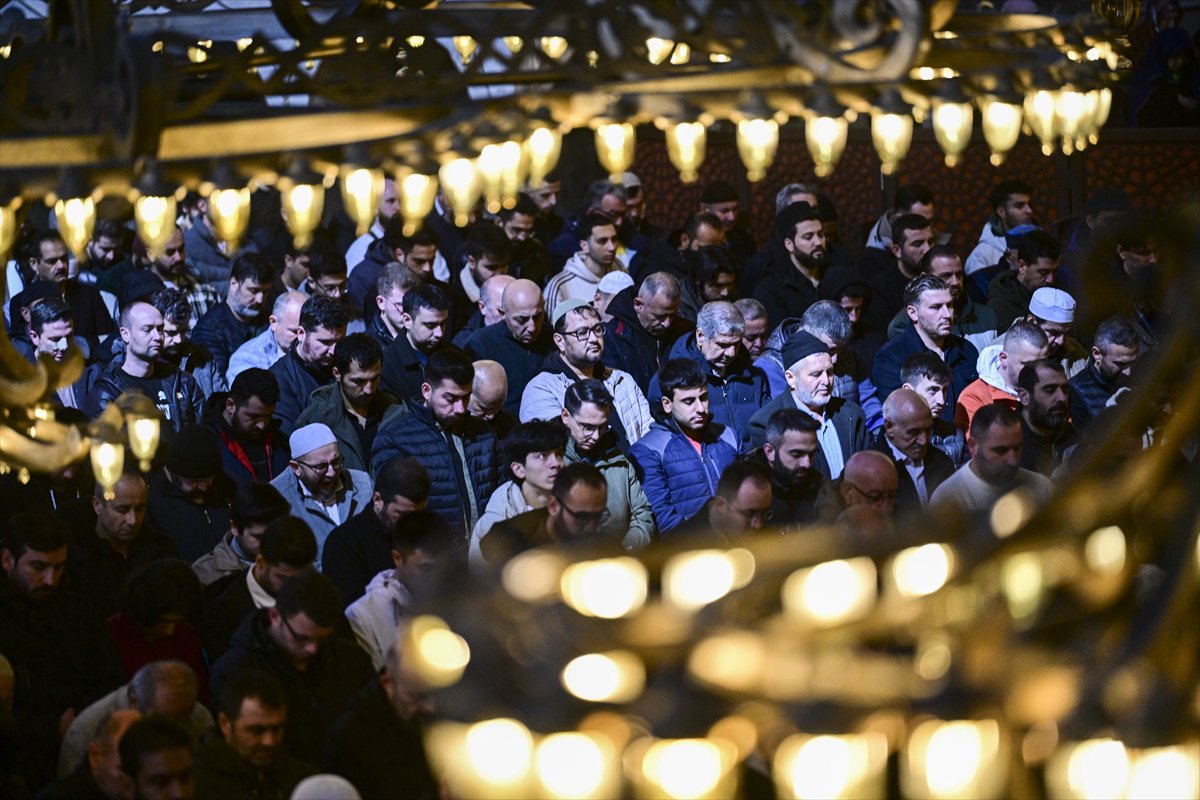 Ayasofya'da Ramazan'ın ilk cuma namazı