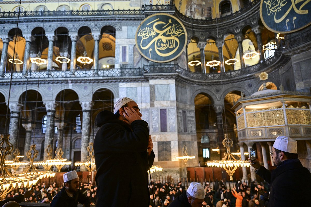 Ayasofya'da Ramazan'ın ilk cuma namazı