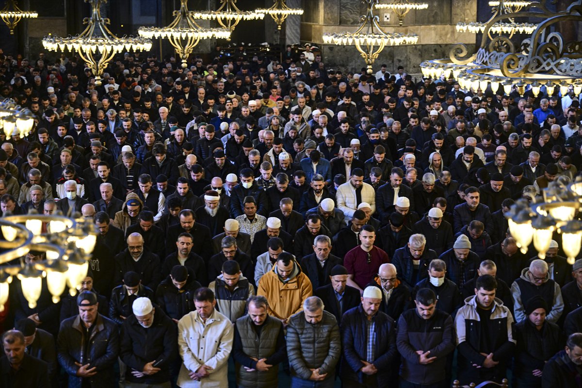 Ayasofya'da Ramazan'ın ilk cuma namazı